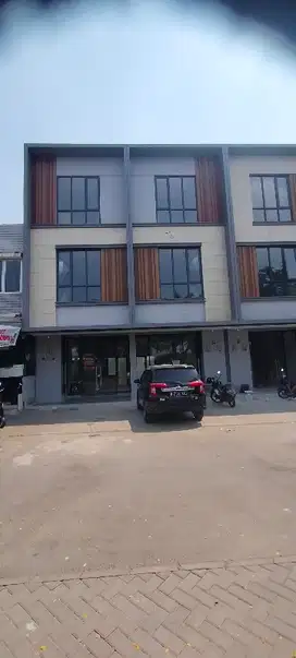 disewakan ruko baru 3 lantai di legenda wisata cibubur
