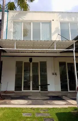Disewakan Ruko 2 lantai San Antono Shopping Street Pakuwon City.