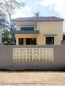 Rumah bagus 2 km tdr unnes pakintelan gunungpati semarang