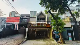 Ruko 3 Lantai di Pusat Kuliner Tebet Timur - Siap Pakai untuk Restoran