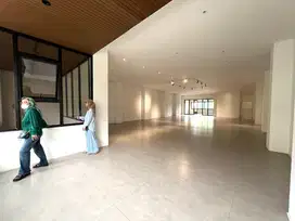 Disewakan tempat usaha cocok untuk restoran di Fatmawati