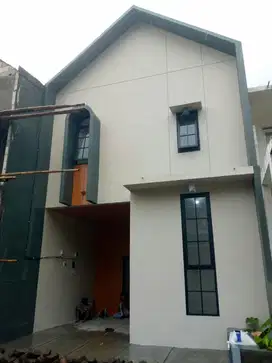 Rumah Kos Depan Ponpes Arrohmah Putri Dau Malang