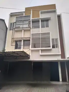 Ruko di Tangerang, Depan Jalan Ramai Dan Strategis