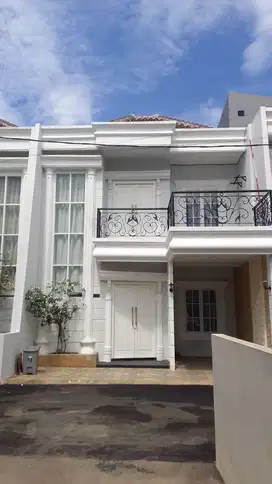 RUMAH EXCLUSIVE CLUSTER CIKEAS LOKASI DEKAT KOTA WISATA CIBUBUR