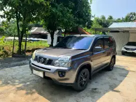 Dijual mobil Xtrail X-Trail  2009 2010 manual