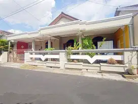 Rumah di Gentan lahan luas 180 m2 turun harga