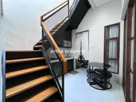 DIJUAL RUMAH SECOND 2 LANTAI SERPONG TANGSEL - SEMI FURNISHED