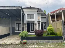 Rumah modern perum Mutiara Land dekat pasar Karanglewas Purwokerto