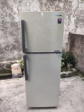 Kulkas samsung 2 pintu inverter