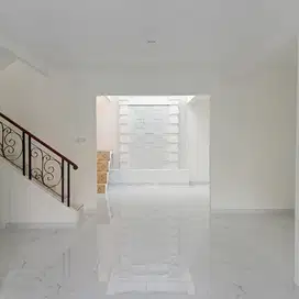 FOR SALE KOTA WISATA Rumah bagus siap huni