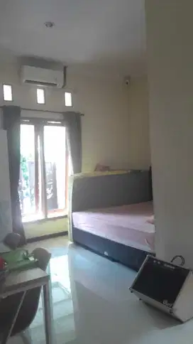 Rumah Tembalang jual cepat terawat