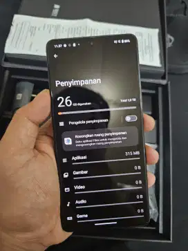 Asus Rog phone 9 pro
 24 1tb