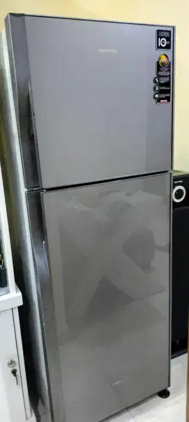 Kulkas 2 pintu Polytron tempered glass door