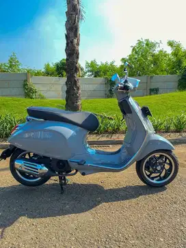 Piaggio Vespa Sprint 150 Grey Materia NIK 2025 Perfect Condition