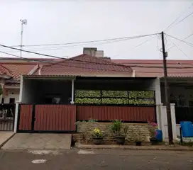 Dijual rumah siap huni, bebas banjir di Bulevar Hijau