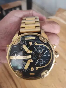 Jam tangan Diesel 3 bar kondisi baguss menyala
