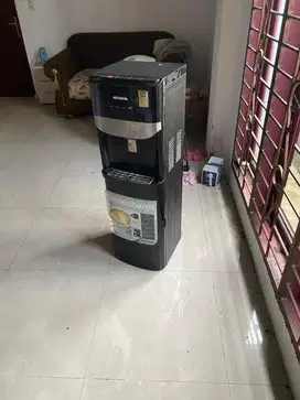 Dispenser galon bawah modena sistem kompresor