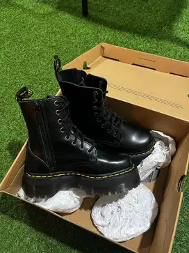 Dr. Martens Jadon Black - Belum pernah dipakai - Masih Baru Banget !!