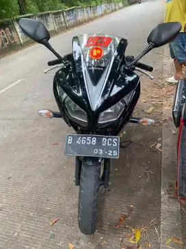 CBR 150 . tahun 2015