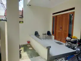 Rumah siap huni bangunn masih bagus di komplek pondok bambu