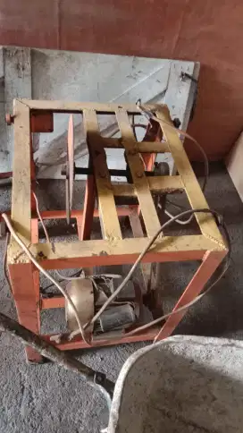 Mesin belah bambu untuk tusuk sate