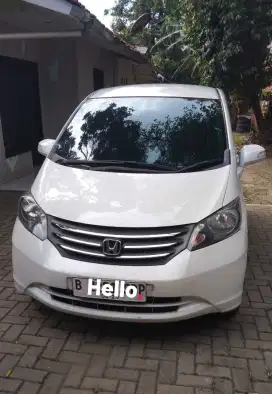 HONDA FREED PSD PUTIH 2012
