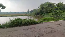 Tanah pinggir jalan dekat Graha Idola Cikupa Tangerang.