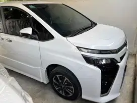 Toyota Voxy 2.0 Matic 2018 Istimewa!