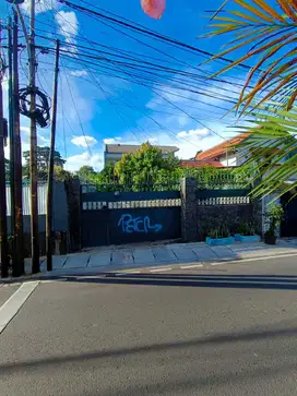 Rumah ekslusif di lokasi strategis di Kampung Melayu Jakarta Timur