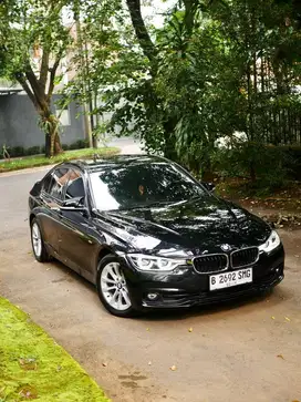 BMW 320i sport lci 2016 odo 52rb km istimewa