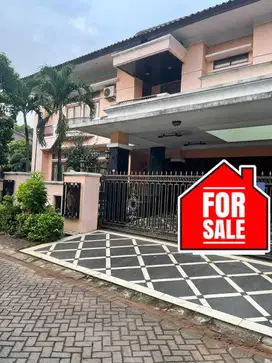 Rumah Private Pool Raffless Hills Cibubur