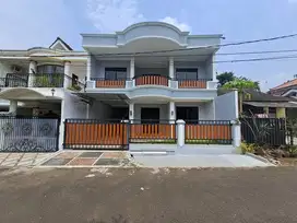 Rumah Baru, Renovasi, View Taman, Utara, di Perum Griya Loka BSD