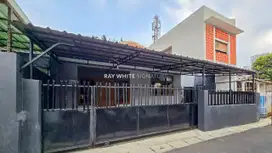 Dijua Rumah Tua di Setiabudi dan strategis, di Jl. Kencana