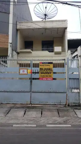 Rumah Dekat Jalan Raya Cocok Untuk Usaha Atau Kost an di Jl. Kramat