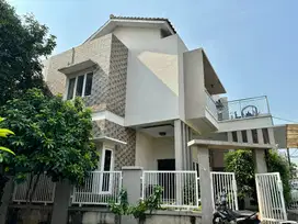 Rumah Sudut Bagus 2 Lantai di Bintaro. Bebas Banjir.