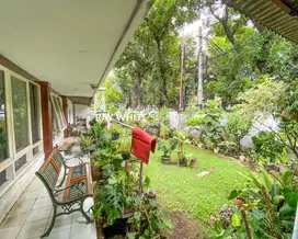 Rumah Cocok Untuk Usaha di Jl Wijaya 1 Kebayoran Baru