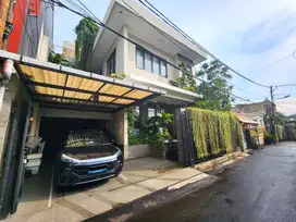 Rumah Asri 3 Lt Lokasi Strategis di Anggrek Neli Murni Jakarta Barat