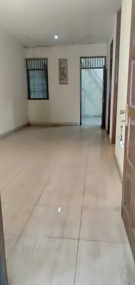 Dijual Bu Rumah Bagus dan Jalan 2 Mobil di Citra 1 Jakarta Barat