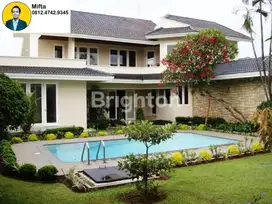 207 Dijual Rumah Mewah 2 Lantai dengan Kolam Renang di Bangka Mampang