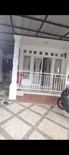 Rumah Dekat Stasiun Serpong Akses 1 Mobil