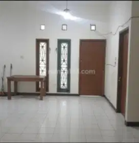 Rumah sewa murah bersih sudah renovasi, Taman Kopo Indah