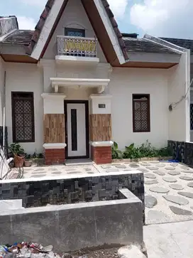DISEWA RUMAH 1,5LT SIAP HUNI DI VENESIA SENTUL CITY SSR718 A24