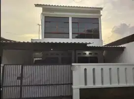 MURAH Rumah 2 Lantai Luas 179 Halaman Luas Dekat Tol Jatiasih