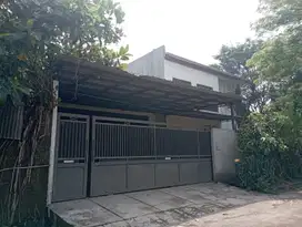 Jual rumah di komplek danau perumahan Cibubur