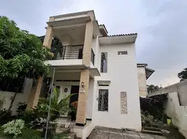 Rumah 2 Lantai Dekat Tol Limo Cinere