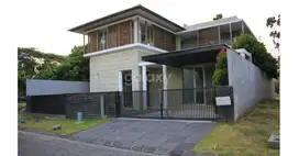 Rumah Mewah Modern Graha Natura 2 Lantai Semi Furnish