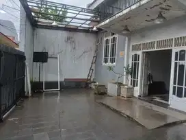 Rumah Besar 2 Lantai di Cipinang