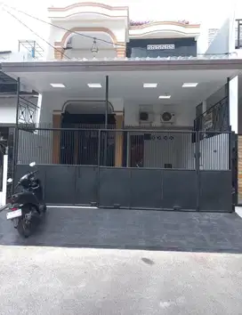 !️BARU RENOV!️ Rumah 2.5 lantai furnish di pondok kelapa. Cakep banget