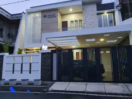 RUMAH KOLAM RENANG PRIBADI SELANGKAH KE MALL PANKKUKANG