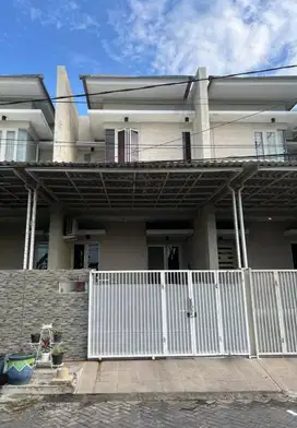 Rumah 2 lantai, Lebak surabaya utara, siap huni harga 1.5 M